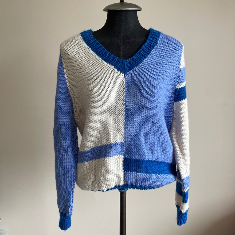 Vintage colour block hand knit v-neck sweater size medium